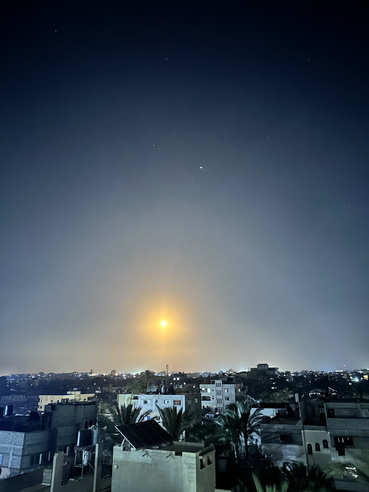 اطلاق نار كثيف شرق المغازي.jpg