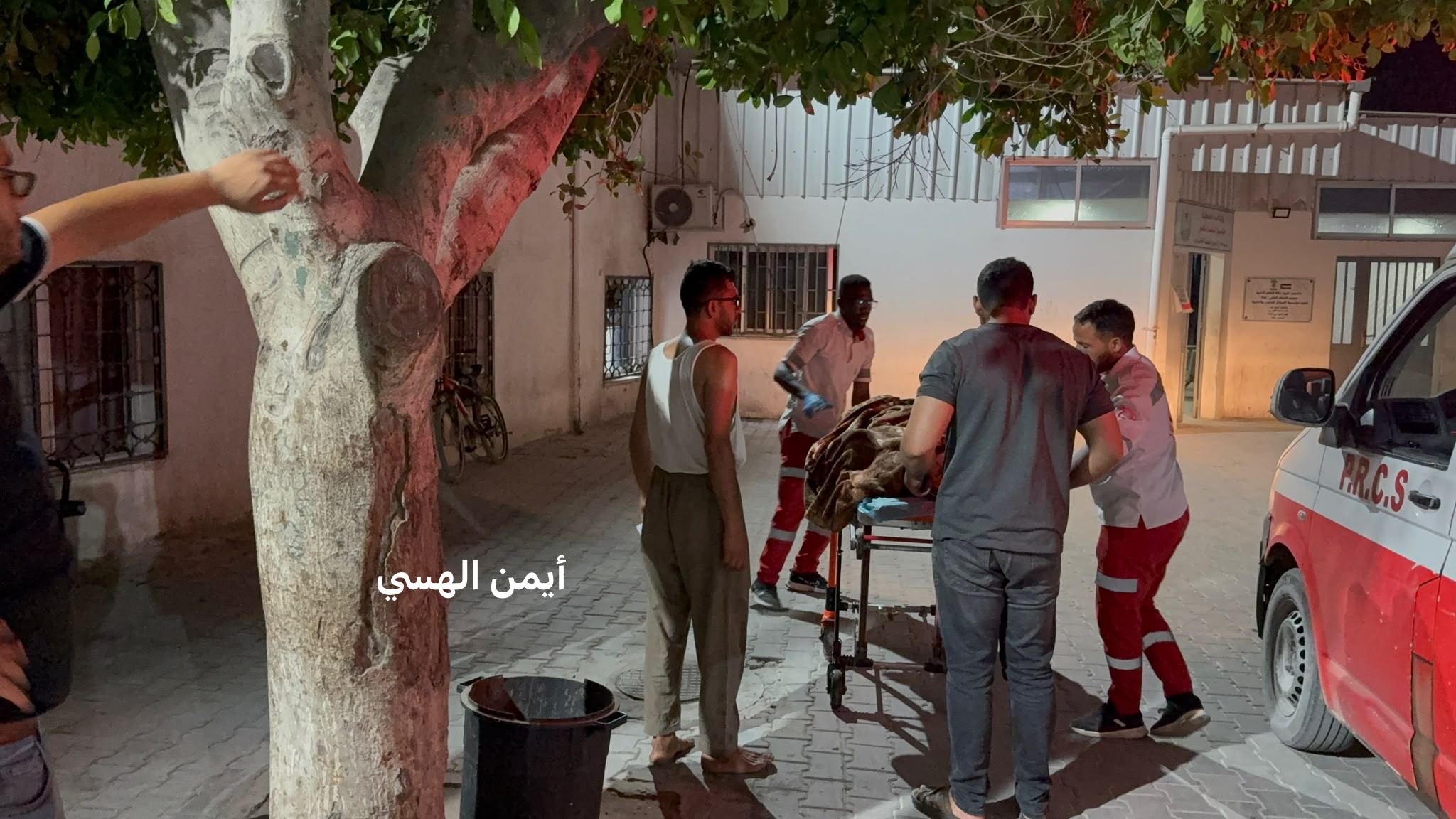 شهيدان اثر استهداف اسرائيلي لشقة سكنية بتل الهوا جنوب مدينة غزة 111.jpg