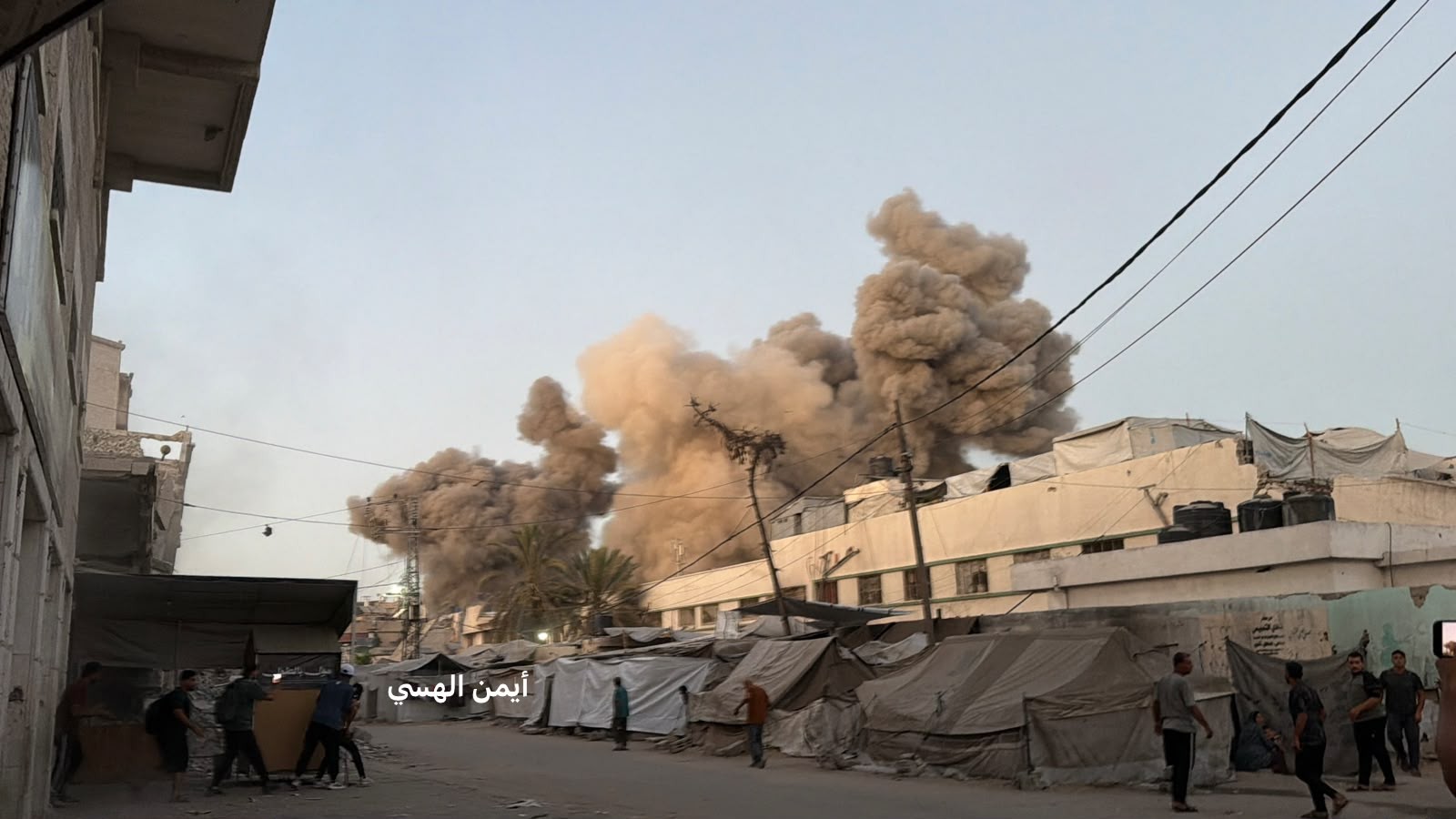 استهداف مسجد دار المتقين بجوار ملعب اليرموك وسط مدينة غزة.jpg