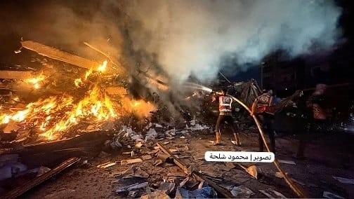 دمار وحريق؛ جراء قصف طيران الاحتلال لمنزل في غزة..jpg