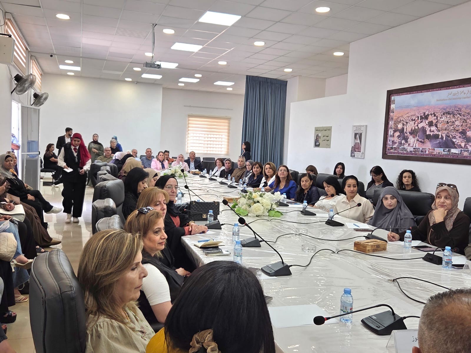 الخليلي تلتقي المؤسسات النسوية والرسمية في بيت لحم وتعلن عن مبادرة اقتصادية لدعم الجمعيات والمشاريع النسوية