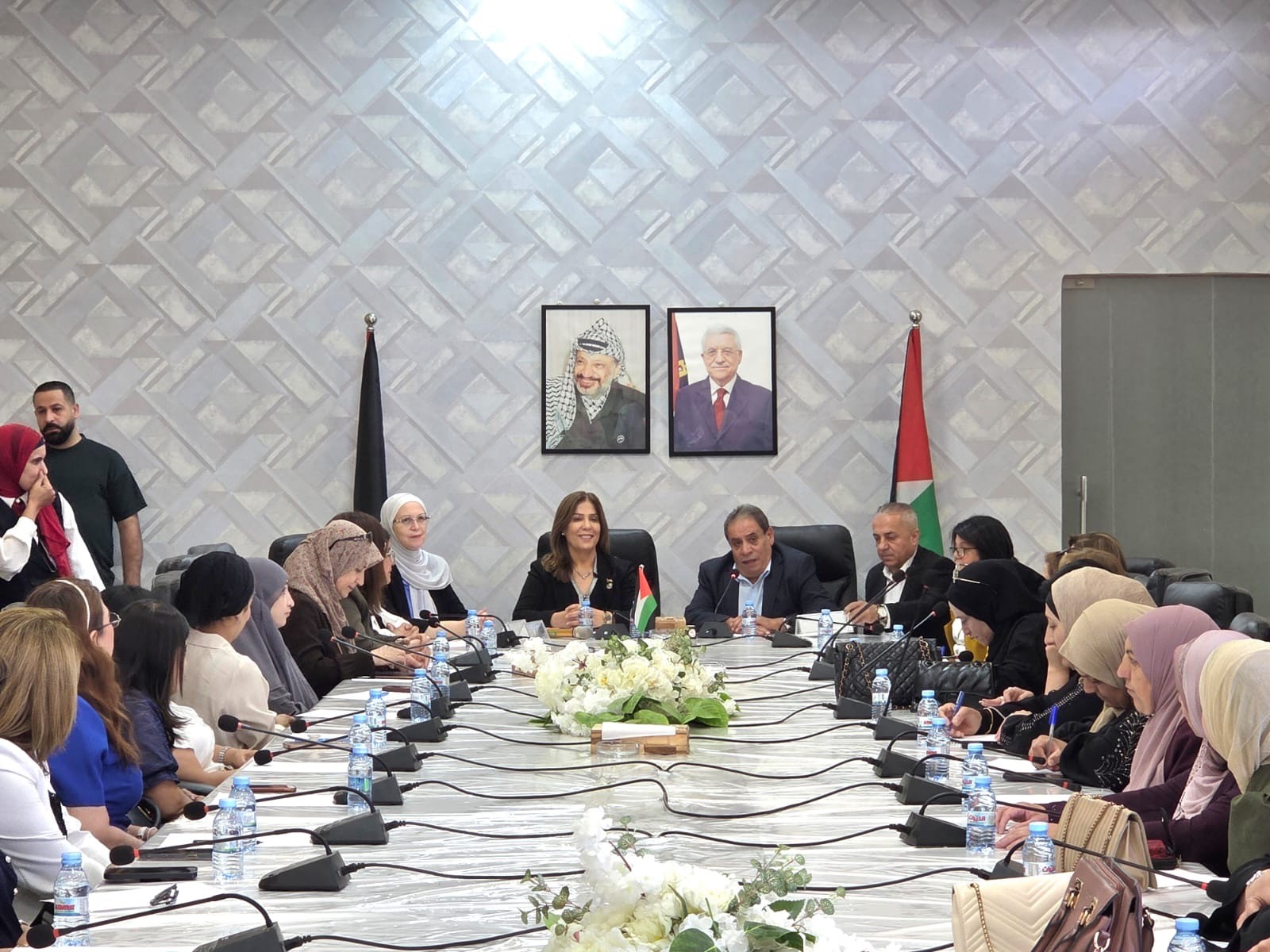 الخليلي تلتقي المؤسسات النسوية والرسمية في بيت لحم وتعلن عن مبادرة اقتصادية لدعم الجمعيات والمشاريع النسوية