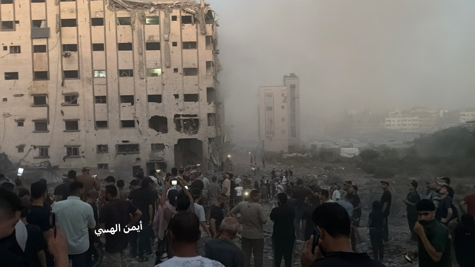 استهداف مسجد دار المتقين بجوار ملعب اليرموك وسط مدينة غزة .....jpg