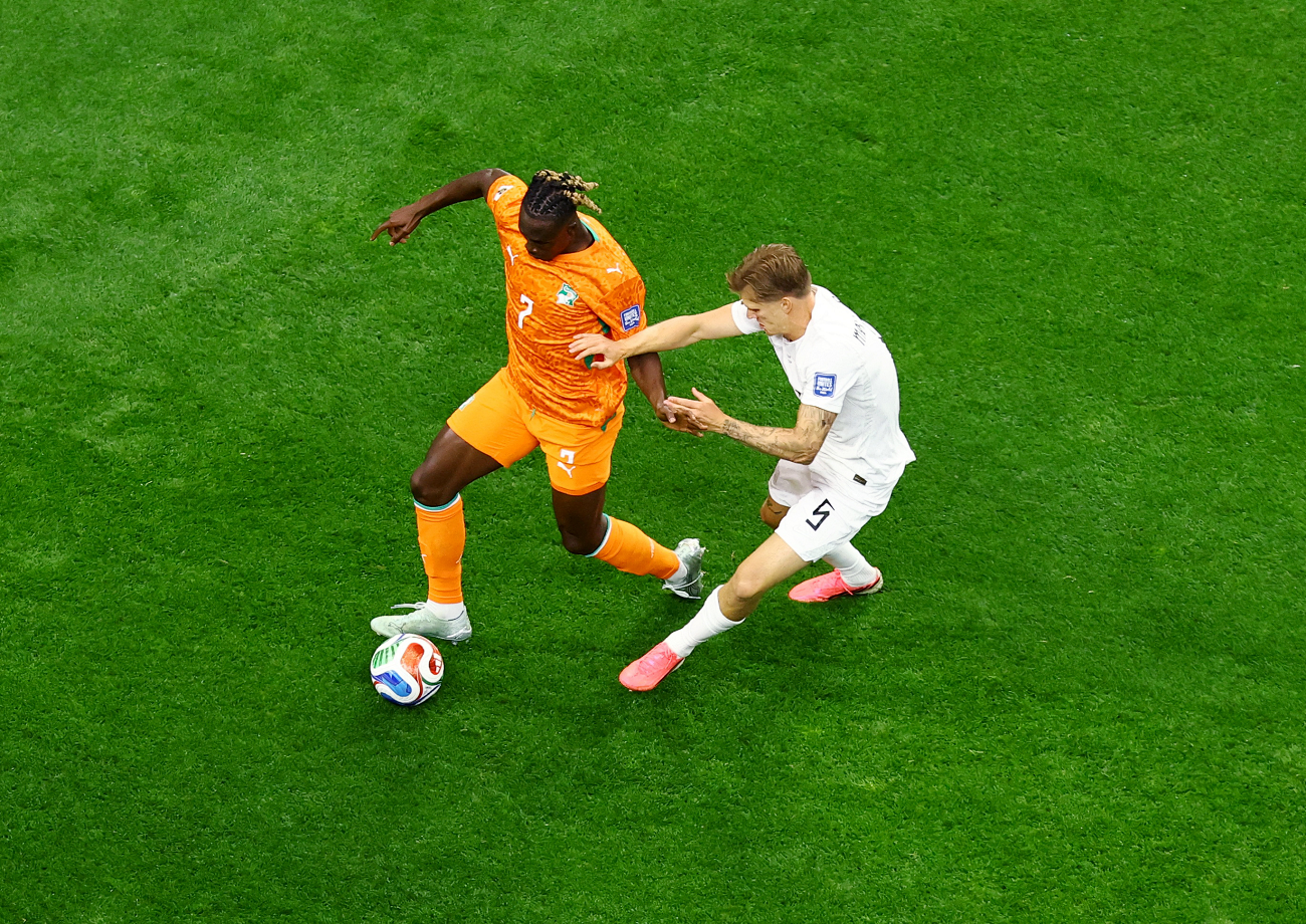 منتخب النرويج يتخطى كوت ديفوار ويبلغ ثمن النهائي.png