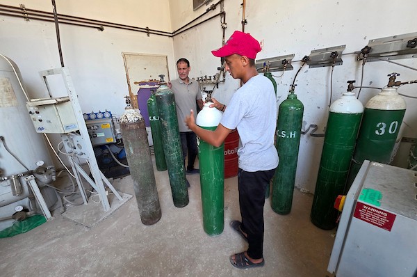 يواجه المرضى والرضع الذين يعتمدون على الأكسجين مخاطر متزايدة في خان يونس، جنوب قطاع غزة، في 15 أغسطس/آب 2026. (صورة: طارق)