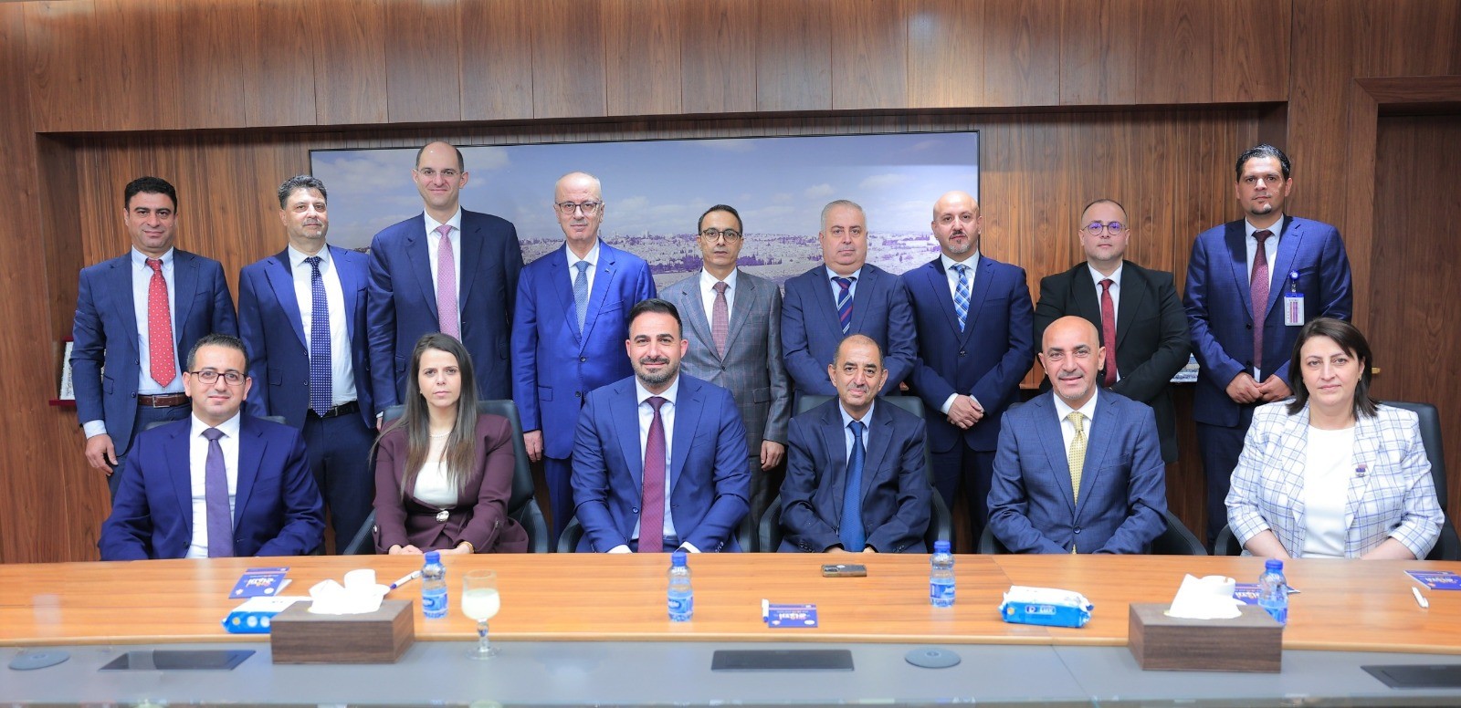 بنك فلسطين يدعم القطاع الصحي عبر التبرع بقيمة مليون دولار لدعم إنشاء مركز للسرطان في مستشفى جامعة النجاح الوطنية.jpg