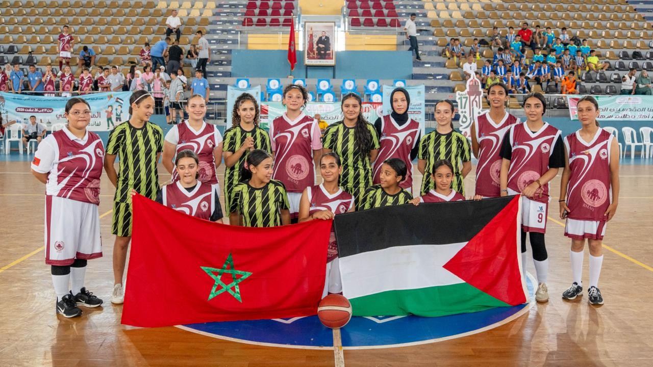 أطفال القدس يشاركون في دوري رياضي بطنجة ويتعرفون على معالم المدينة.jpg
