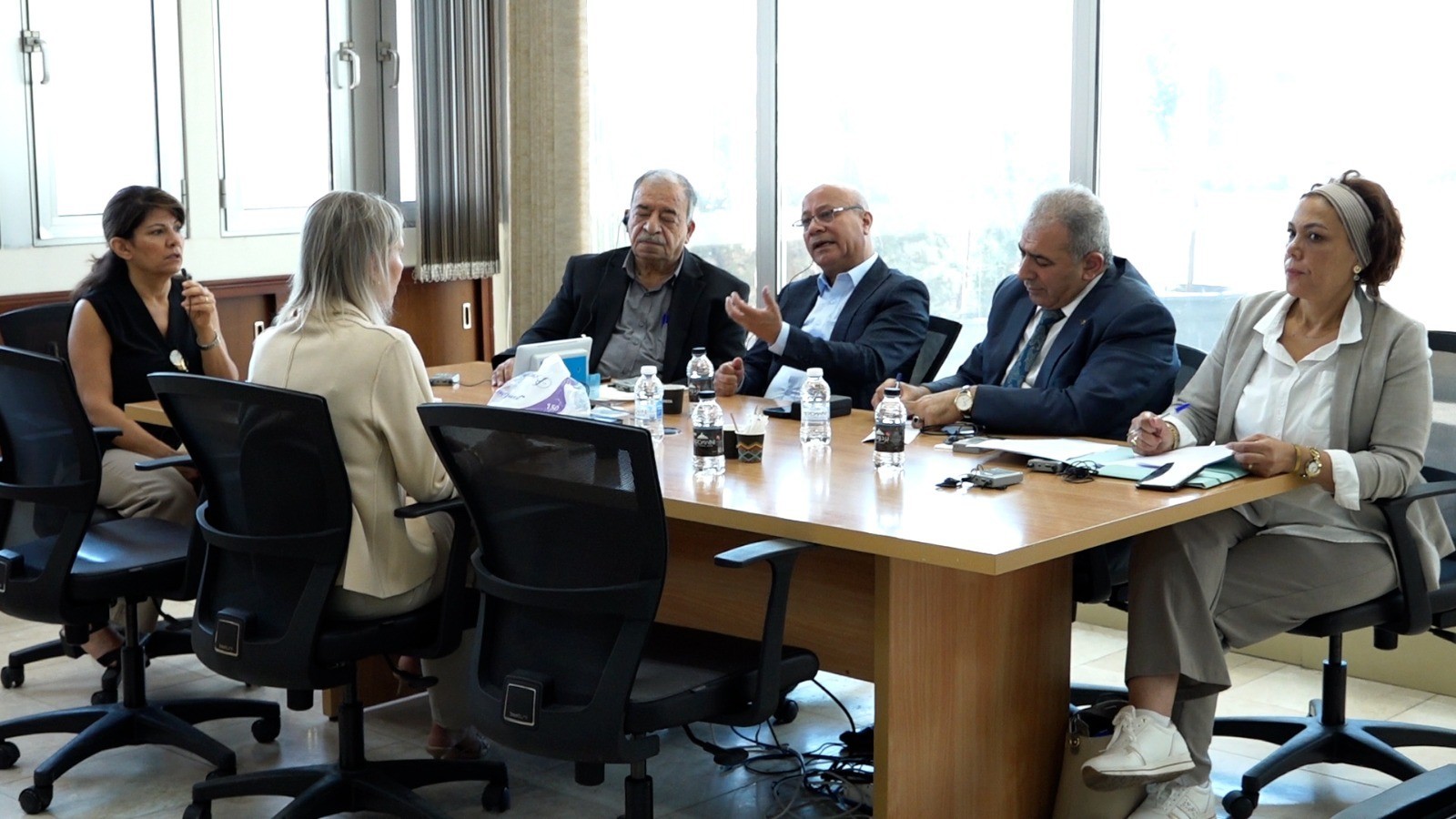 أبو هولي والاسعد يبحثان مع مديرة عمليات الأونروا في لبنان الأزمة المالية وأوضاع اللاجئين ويؤكد ضرورة حماية الخدمات الأساسية 11.jpg