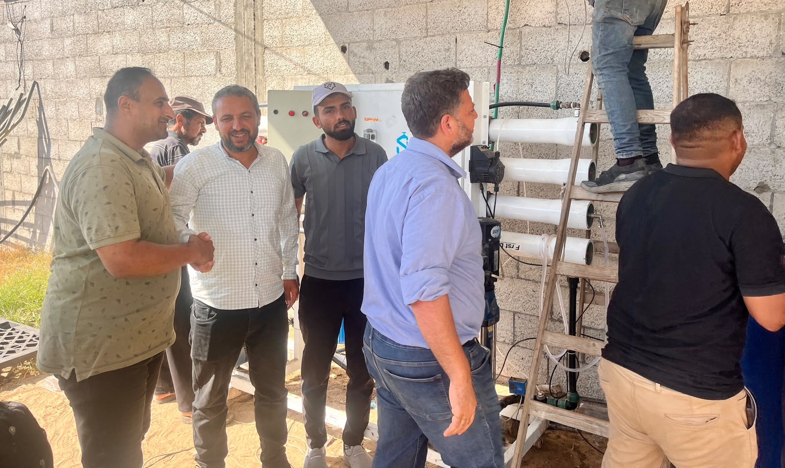 مركز الأغا الطبي وجمعية إغاثة أطفال غزة يدشنان محطة لتحلية مياه الشرب