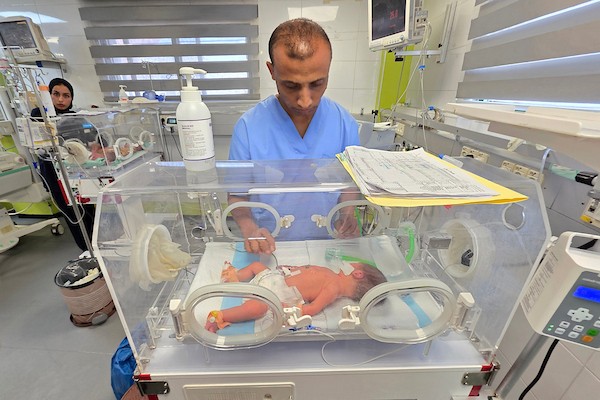 يواجه المرضى والرضع الذين يعتمدون على الأكسجين مخاطر متزايدة في خان يونس، جنوب قطاع غزة، في 15 أغسطس/آب 2026. (صورة: طارق)