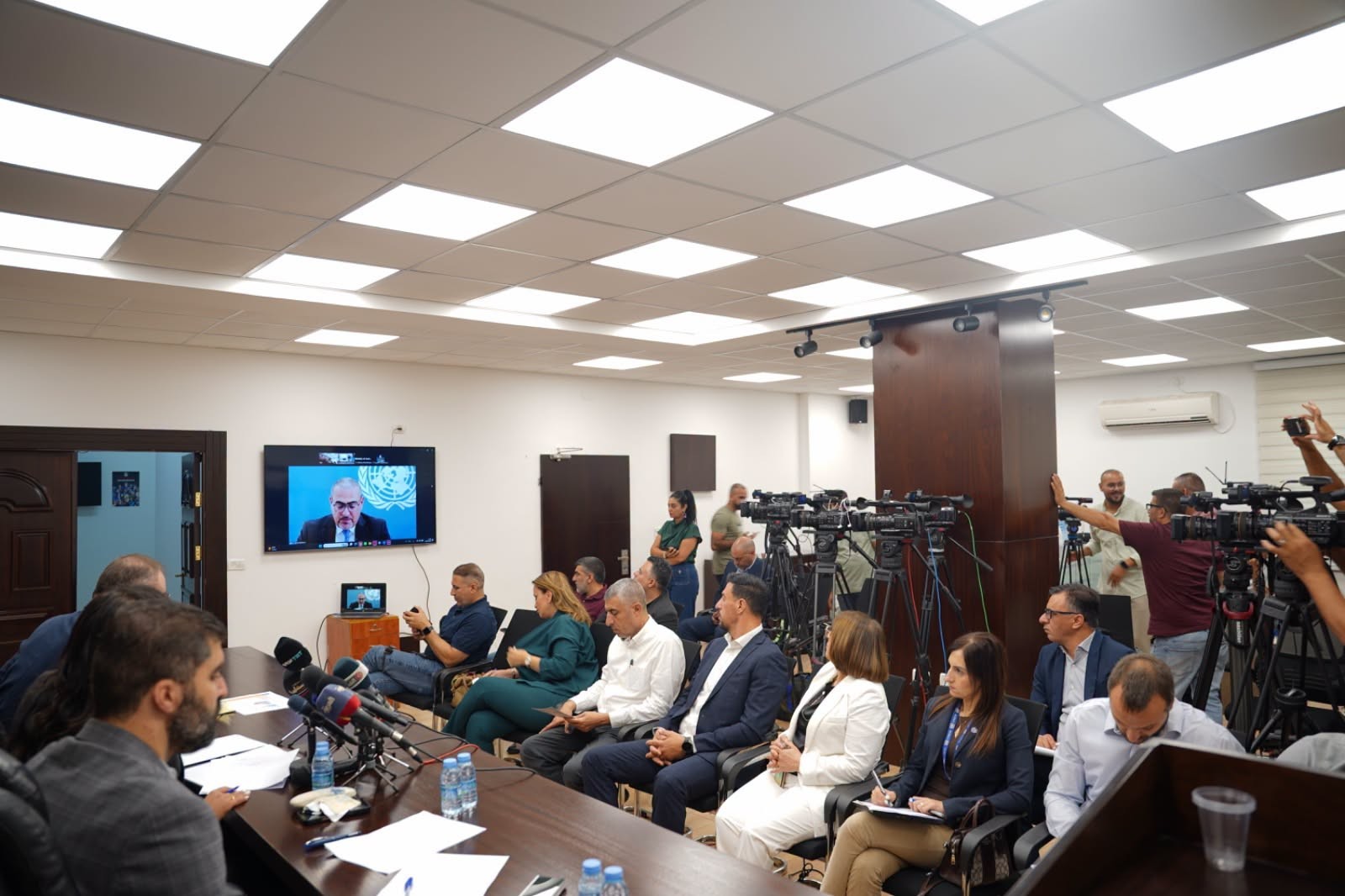 مؤتمر صحفي مشترك عقدته الوزارة بالشراكة مع نائب المنسق الخاص للأمم المتحدة لعملية السلام في الشرق الأوسط 1.jpg