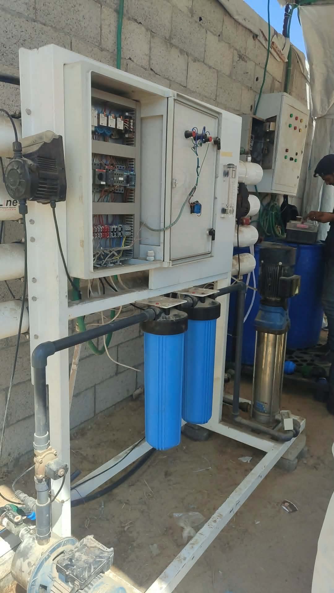 مركز الأغا الطبي وجمعية إغاثة أطفال غزة يدشنان محطة لتحلية مياه الشرب
