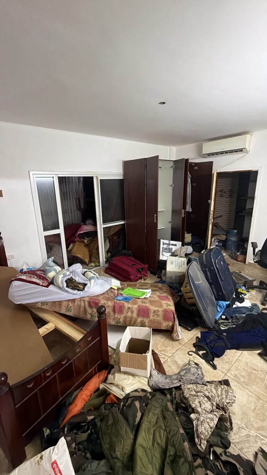 آثار التخريب الذي خلفه جيش الاحتلال عقب مداهمة أحد المنازل في بلدة عقابا شمال طوباس 1.jpg
