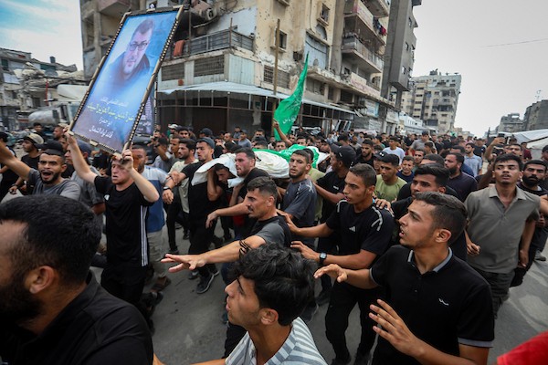 شارك فلسطينيون في جنازة عز الدين البيك، قائد لواء شمال غزة التابع لكتائب عز الدين القسام، الجناح العسكري لحركة حماس، في مدينة غزة يوم 29 سبتمبر/أيلول 2026.صورة: بلال أسامة