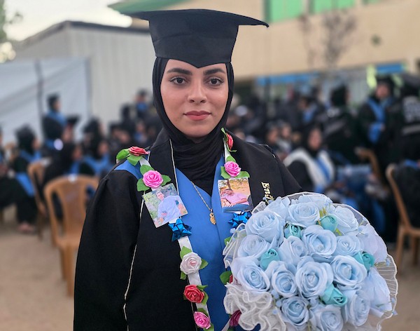 حفل تخريج 180 طالبًا وطالبة من كلية العلوم التطبيقية الجامعية، ضمن دفعة «فينيكس»، في خان يونس، في 27 سبتمبر/أيلول 2026. تصوير: طارق محمد