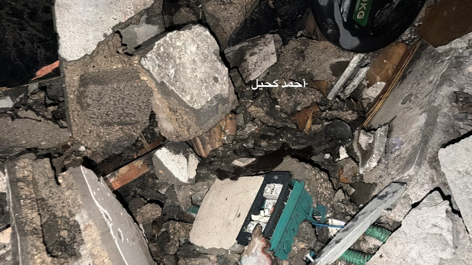 شهيد ومصابون اثر استهداف شقة سكنية في حي النصر غرب مدينة غزة. 6.jpg