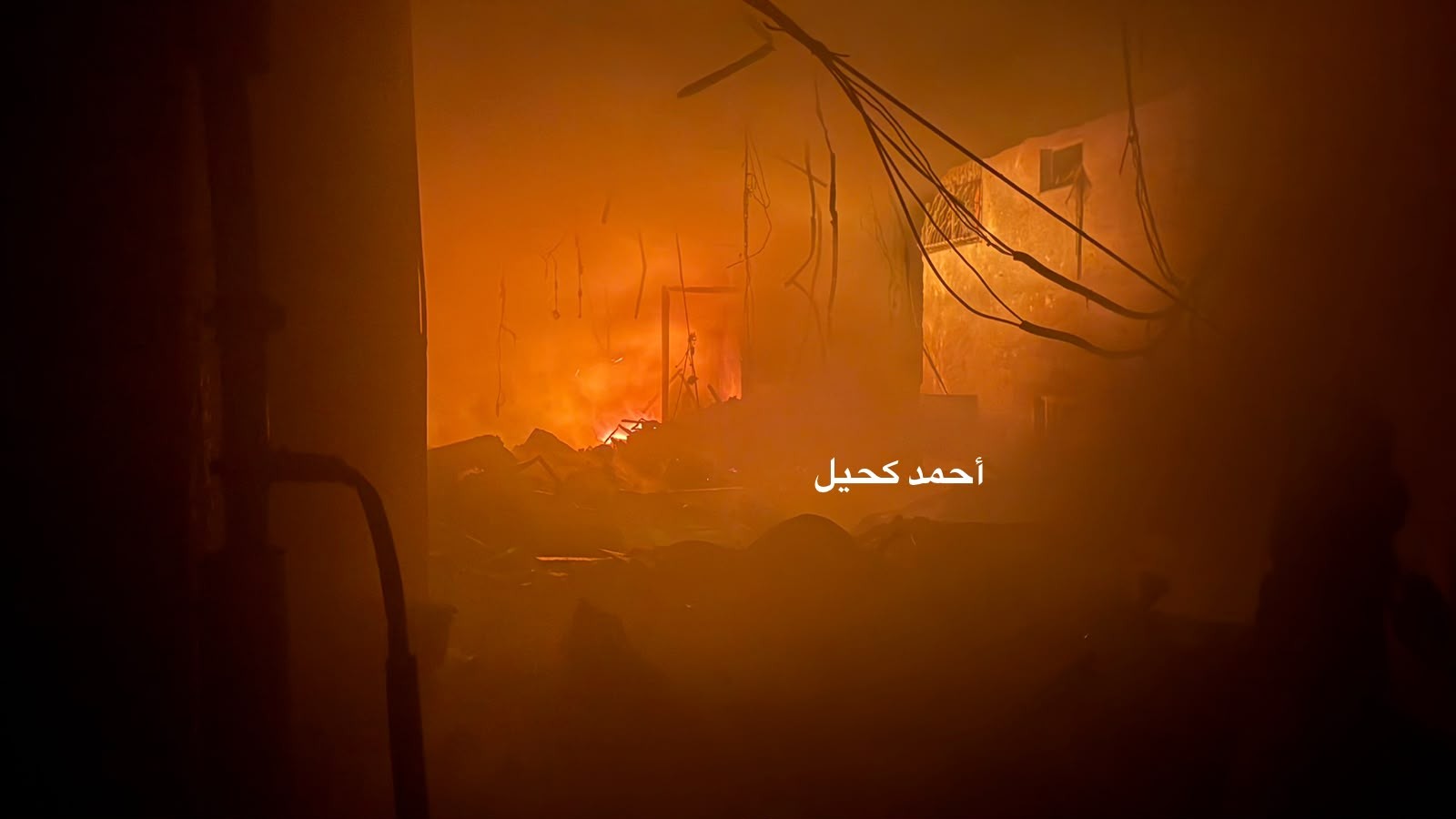 شهيد ومصابون اثر استهداف شقة سكنية في حي النصر غرب مدينة غزة. 8.jpg