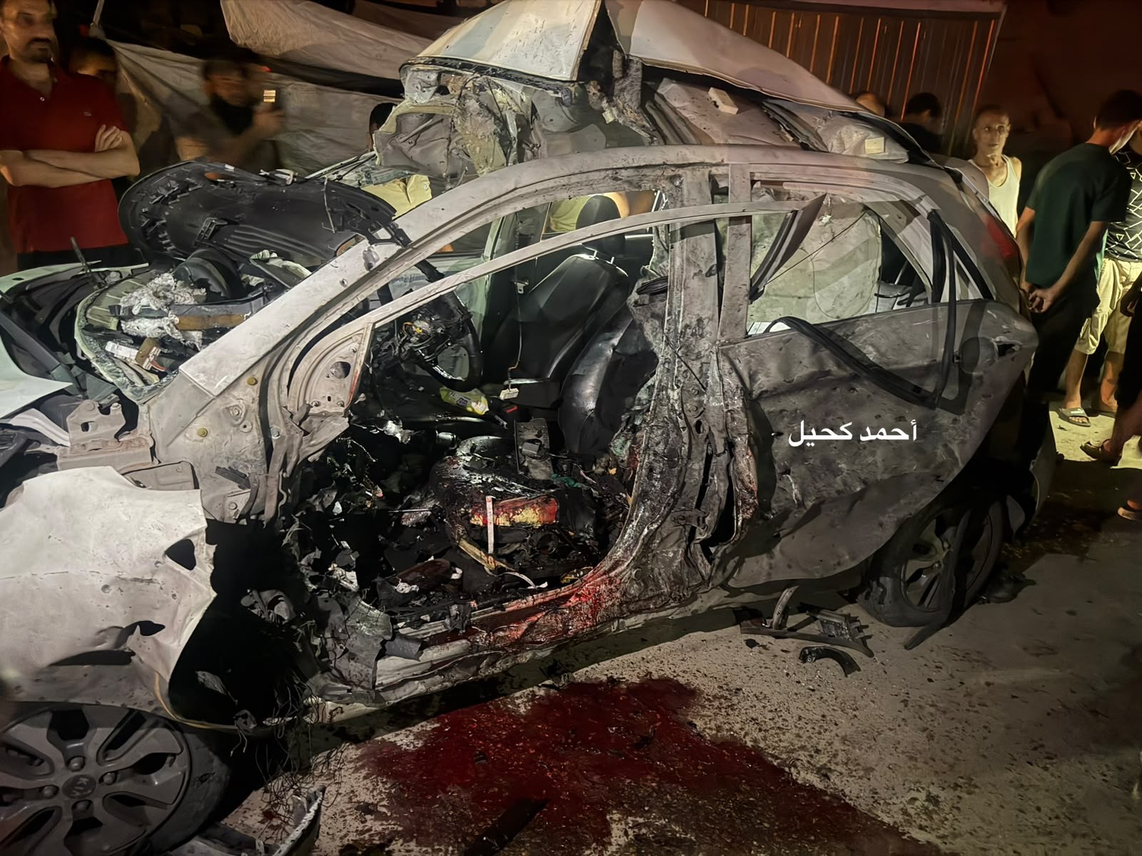 استهداف مركبة في شارع الصفطاوي شمال غرب مدينة غزة 15.jpg