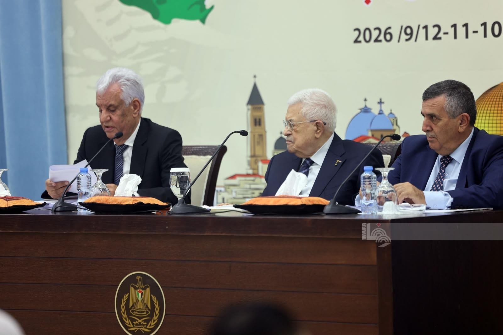 الرئيس محمود عباس، خلال ترؤسه أعمال الدورة الأولى للمجلس الثوري