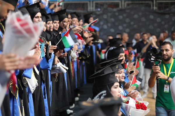حفل تخرج في كلية العلوم التطبيقية الجامعية بمخيم النصيرات للاجئين وسط قطاع غزة في 24 سبتمبر/أيلول 2026. تصوير: حسن الجدي
