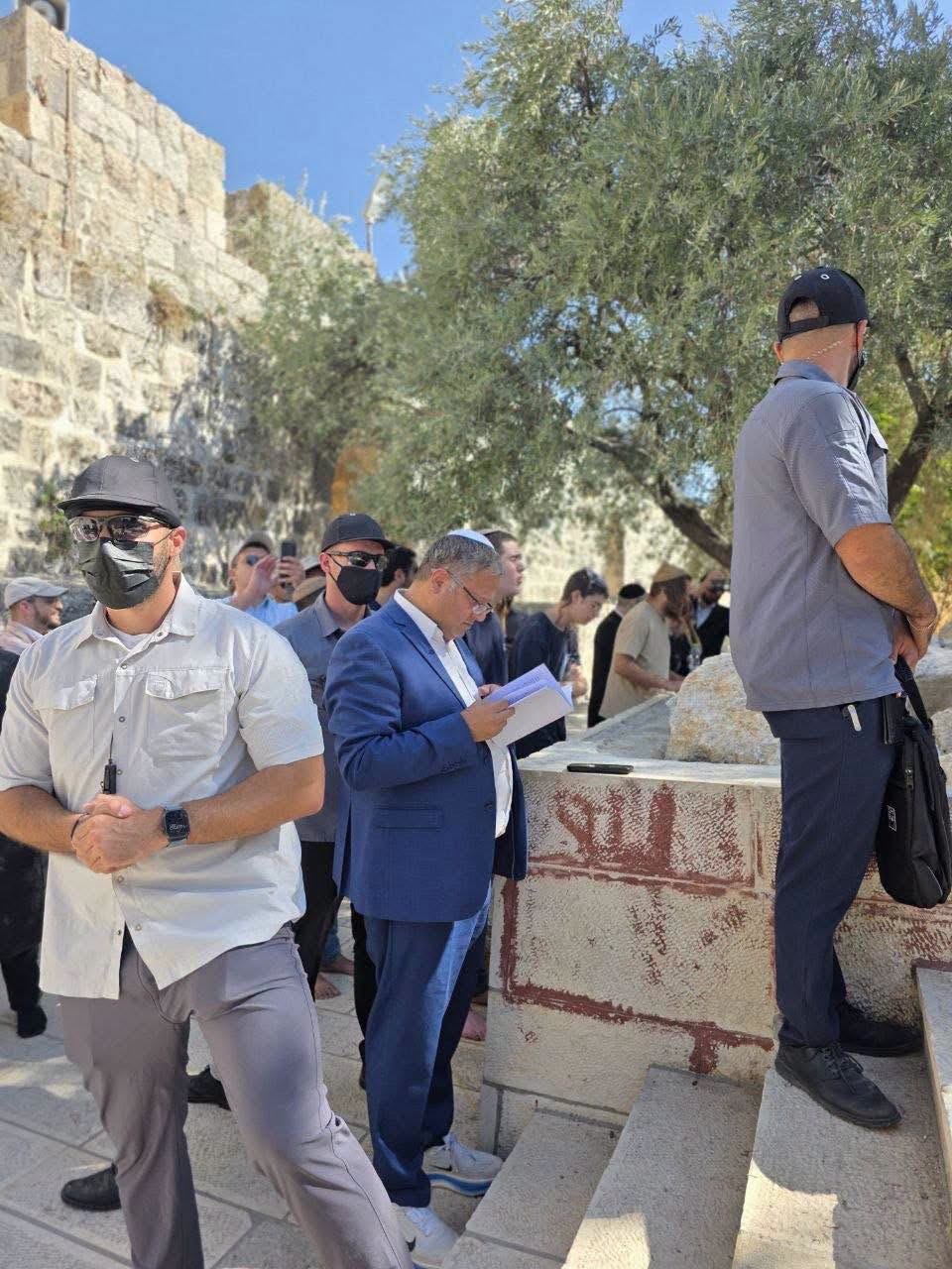 محافظة القدس ترصد عدوان الاحتلال على المسجد الأقصى 2.jpg