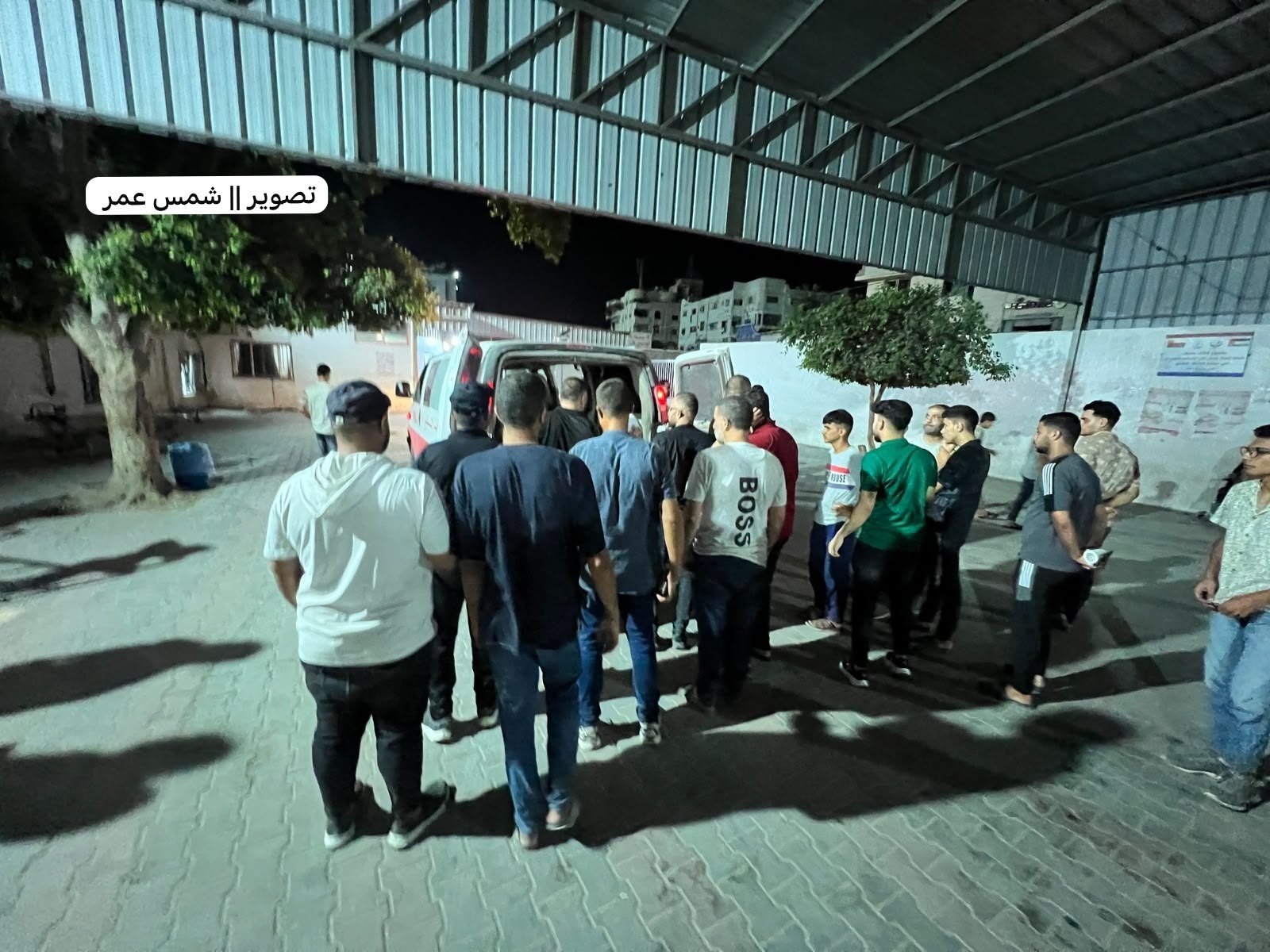 وصول شهيد وإصابة إلي مجمع الشفاء الطب.jpg