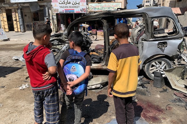 سيارة محطمة في حي تل الهوى بمدينة غزة، قطاع غزة، بتاريخ 13 سبتمبر/أيلول 2026، بعد غارة جوية إسرائيلية استهدفتها.(صورة: محمد صالحة)