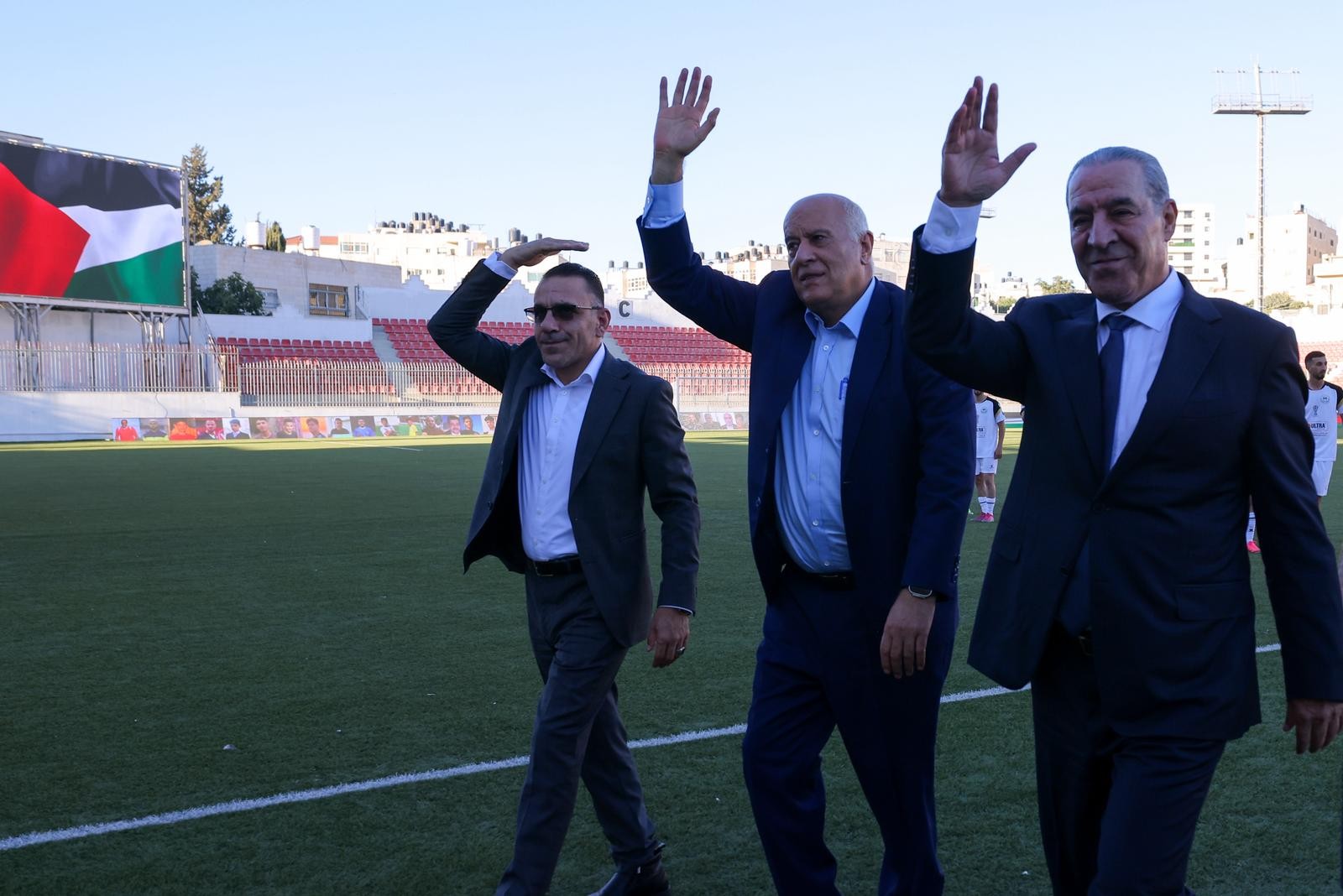 لقطات من المباريات الافتتاحية لكأس الألف شهيد.. جبل المكبر وشباب الخليل.. خدمات رفح وشباب رفح.. الأنصار والنهضة 1.jpg