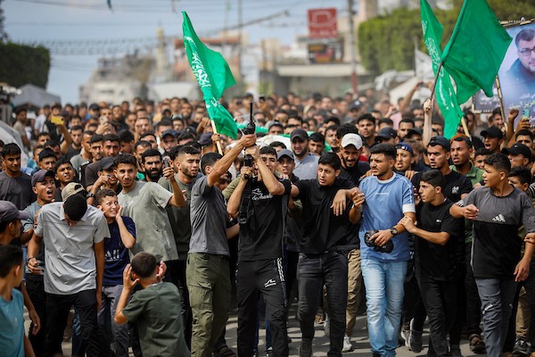 شارك فلسطينيون في جنازة عز الدين البيك، قائد لواء شمال غزة التابع لكتائب عز الدين القسام، الجناح العسكري لحركة حماس، في مدينة غزة يوم 29 سبتمبر/أيلول 2026.صورة: بلال أسامة