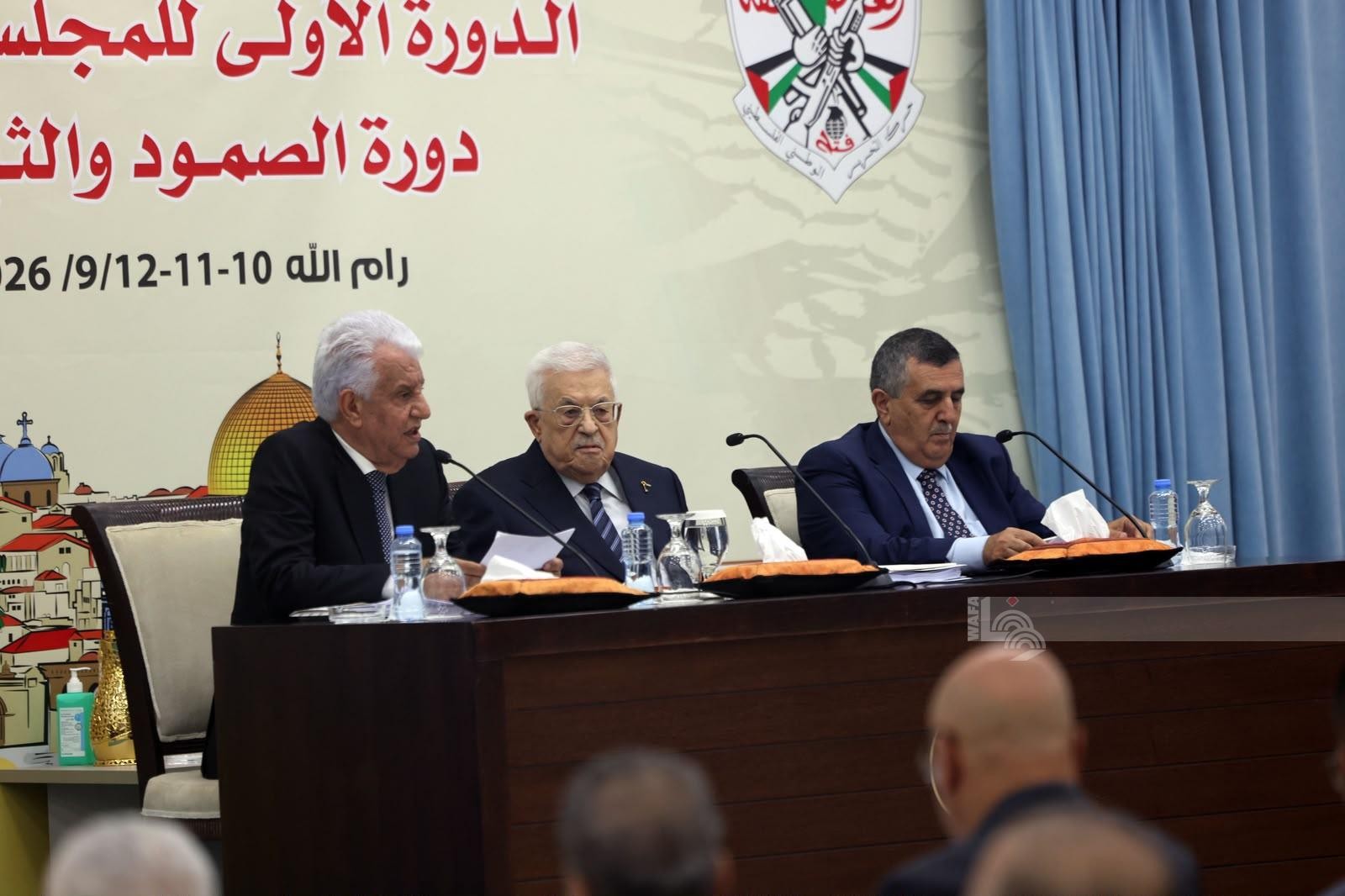 الرئيس محمود عباس، خلال ترؤسه أعمال الدورة الأولى للمجلس الثوري