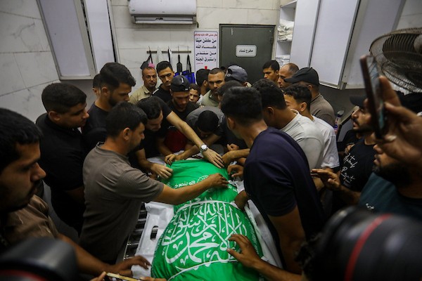 شارك فلسطينيون في جنازة عز الدين البيك، قائد لواء شمال غزة التابع لكتائب عز الدين القسام، الجناح العسكري لحركة حماس، في مدينة غزة يوم 29 سبتمبر/أيلول 2026.صورة: بلال أسامة