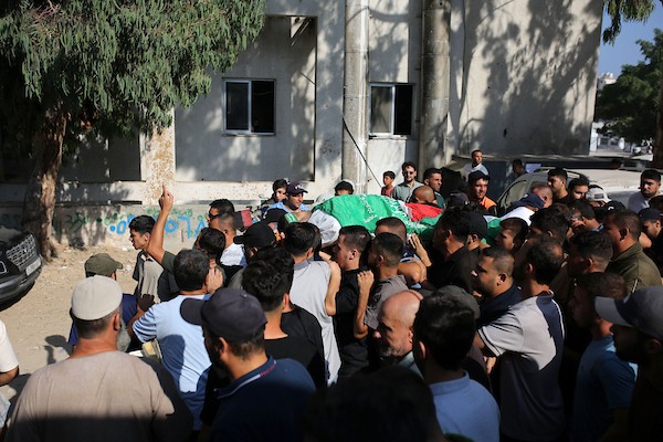مشيعون يحضرون جنازة أحمد البطش، قائد كتيبة جباليا في كتائب القسام، في 15 سبتمبر/أيلول 2026. صورة من بلال أسامة