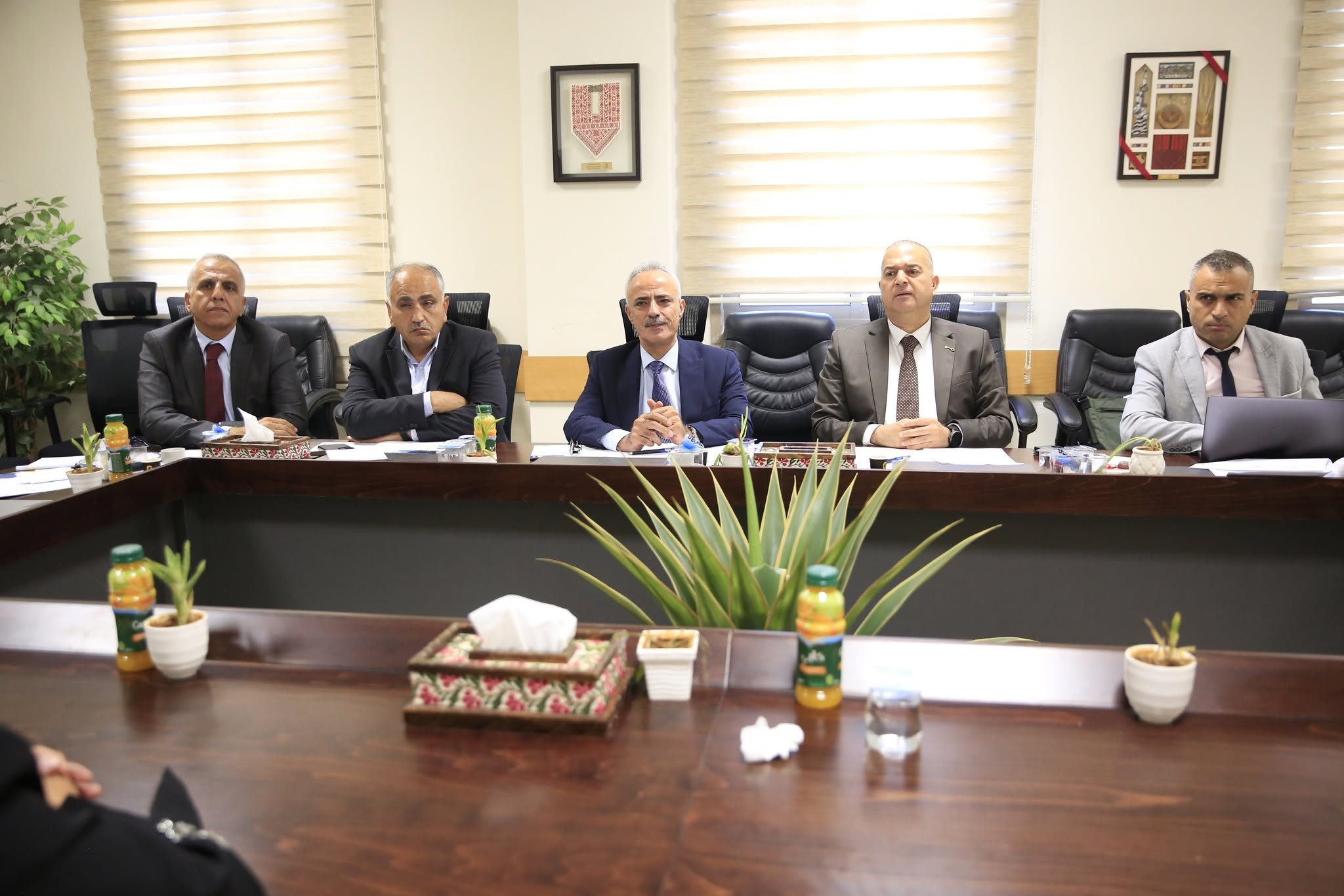 المدرسة الوطنية الفلسطينية للإدارة تختتم مقابلات مدربي برنامج إعداد القادة ...jpg