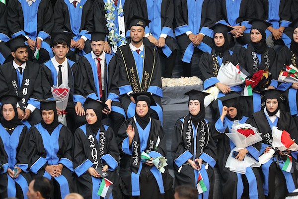 حفل تخرج في كلية العلوم التطبيقية الجامعية بمخيم النصيرات للاجئين وسط قطاع غزة في 24 سبتمبر/أيلول 2026. تصوير: حسن الجدي