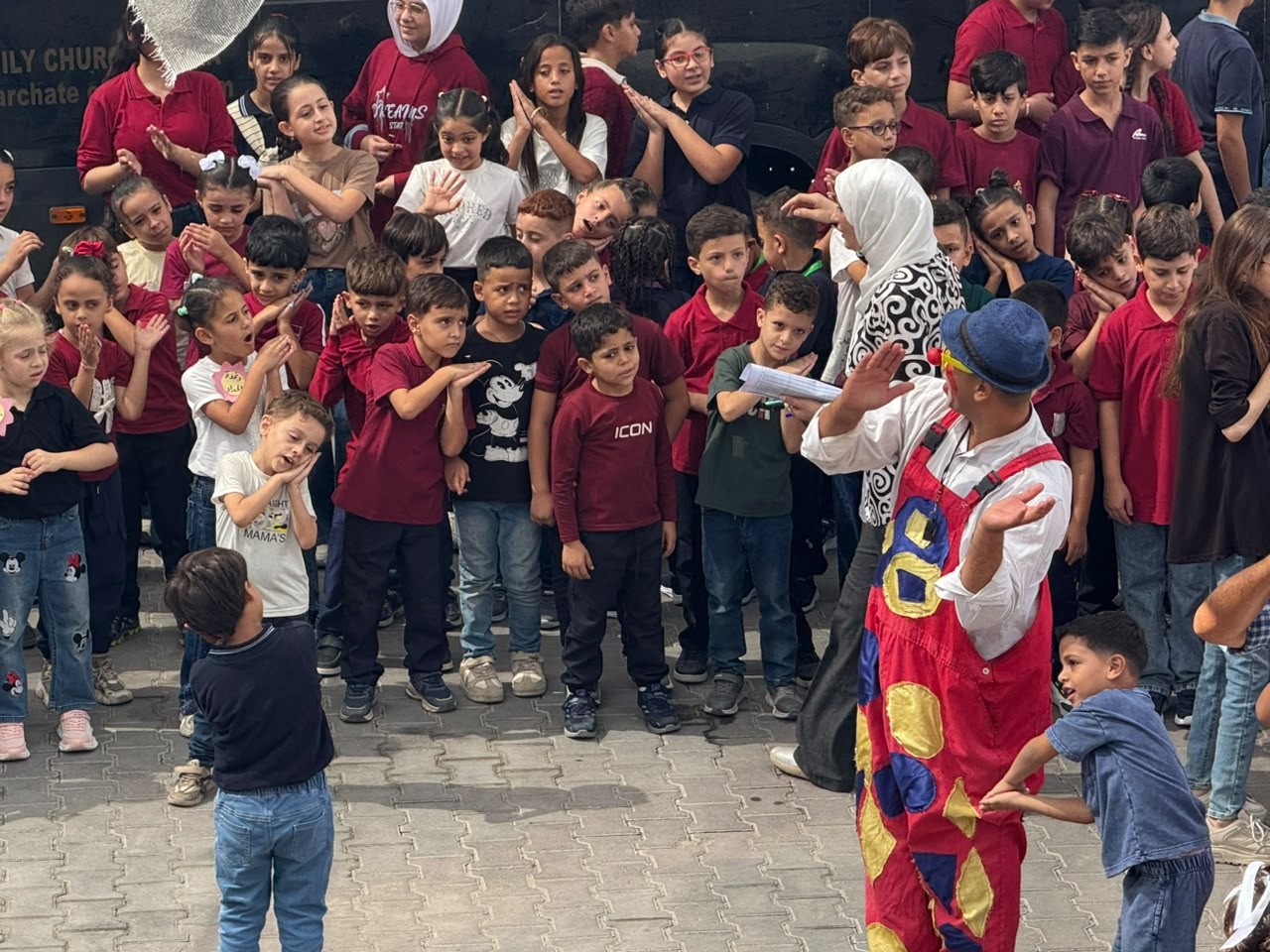 بنك فلسطين يحتفي بعودة طلبة غزة إلى الدراسة بعد 3 أعوام 5.jpg