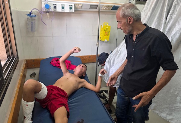 يتلقى أطفال فلسطينيون جرحى العلاج في مجمع ناصر الطبي في خان يونس، جنوب قطاع غزة، في 10 سبتمبر/أيلول 2026. تصوير: طارق محمد