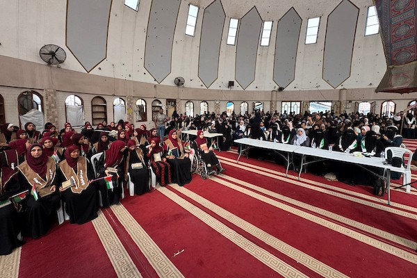 جمعية حراء للتنمية المجتمعية تكرم 60 حافظا وحافظة للقرآن الكريم، في خان يونس، جنوب قطاع غزة، في 6 سبتمبر/أيلول 2026.