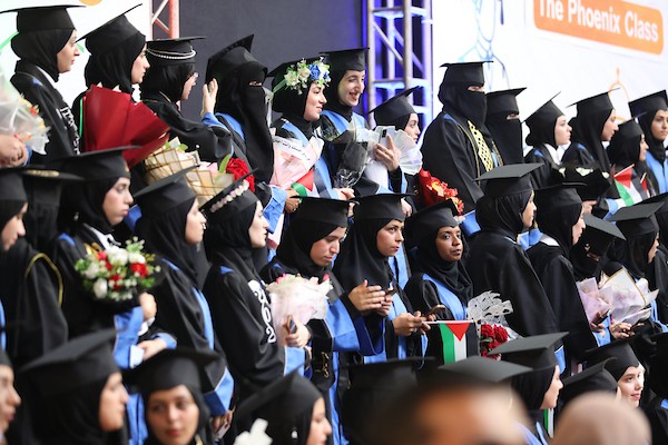 حفل تخرج في كلية العلوم التطبيقية الجامعية بمخيم النصيرات للاجئين وسط قطاع غزة في 24 سبتمبر/أيلول 2026. تصوير: حسن الجدي