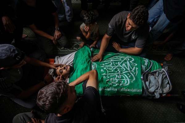 شارك فلسطينيون في جنازة عز الدين البيك، قائد لواء شمال غزة التابع لكتائب عز الدين القسام، الجناح العسكري لحركة حماس، في مدينة غزة يوم 29 سبتمبر/أيلول 2026.صورة: بلال أسامة