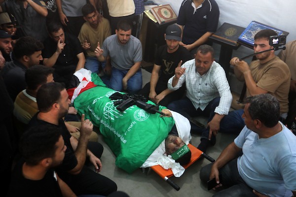 مشيعون يحضرون جنازة أحمد البطش، قائد كتيبة جباليا في كتائب القسام، في 15 سبتمبر/أيلول 2026. صورة من بلال أسامة