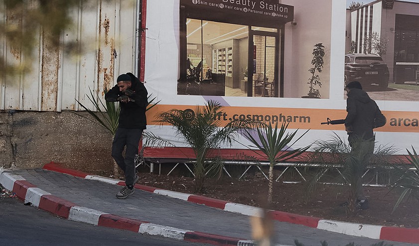 منفّذا عملية إطلاق النار (Getty Images).jpg