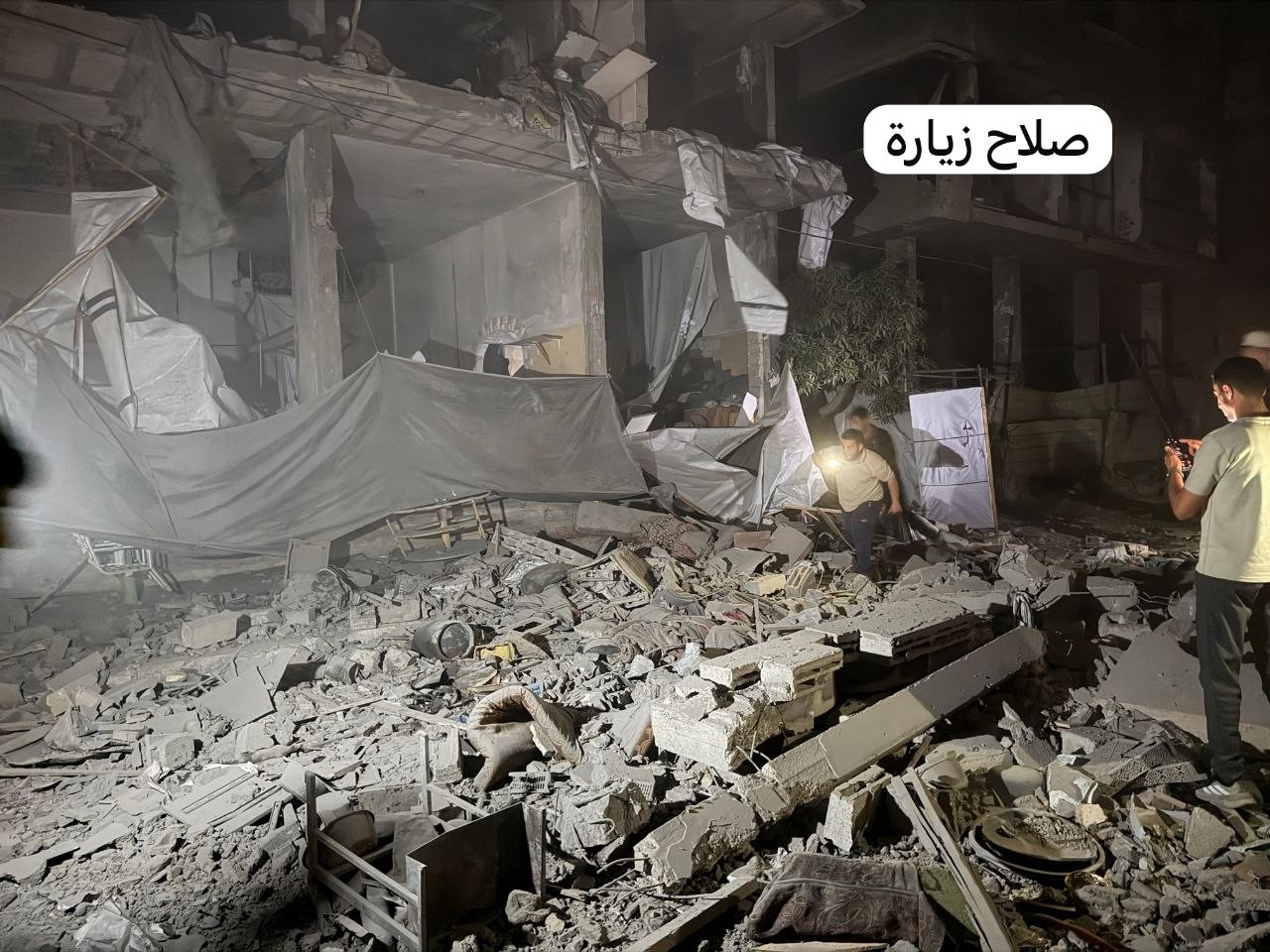 دمار كبير وواسع جراء استهداف طيران الاحتلال الاسرائيلي منزلاً لعائلة المدهون بحي الصفطاوي شمال غرب مدينة غزة. ...jpg