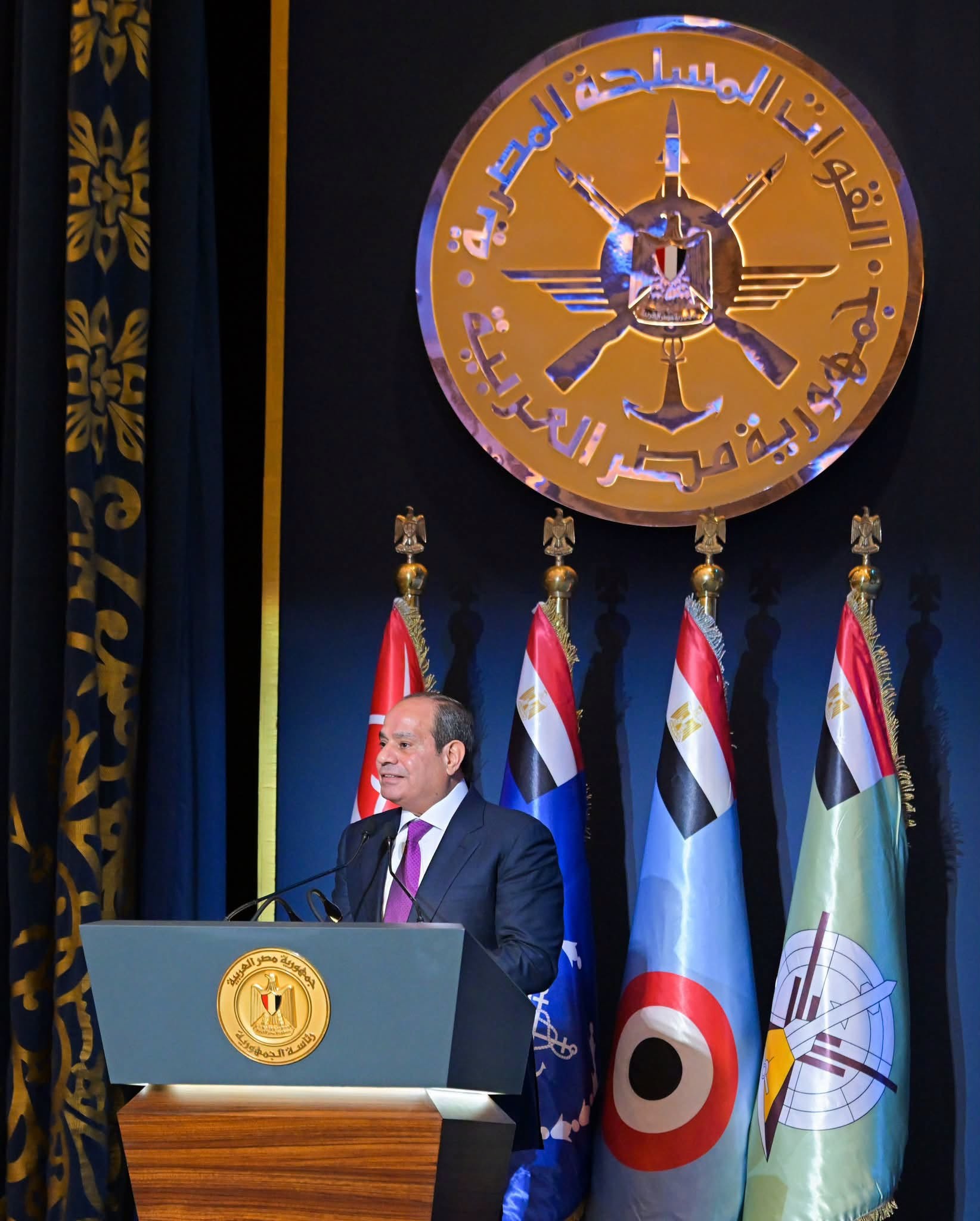 الرئيس المصري عبد الفتاح السيسي يشهد الندوة التثقيفية الرابعة والأربعين، بمُناسبة الذكرى الثالثة والخمسين لانتصارات أكتوبر.jpg
