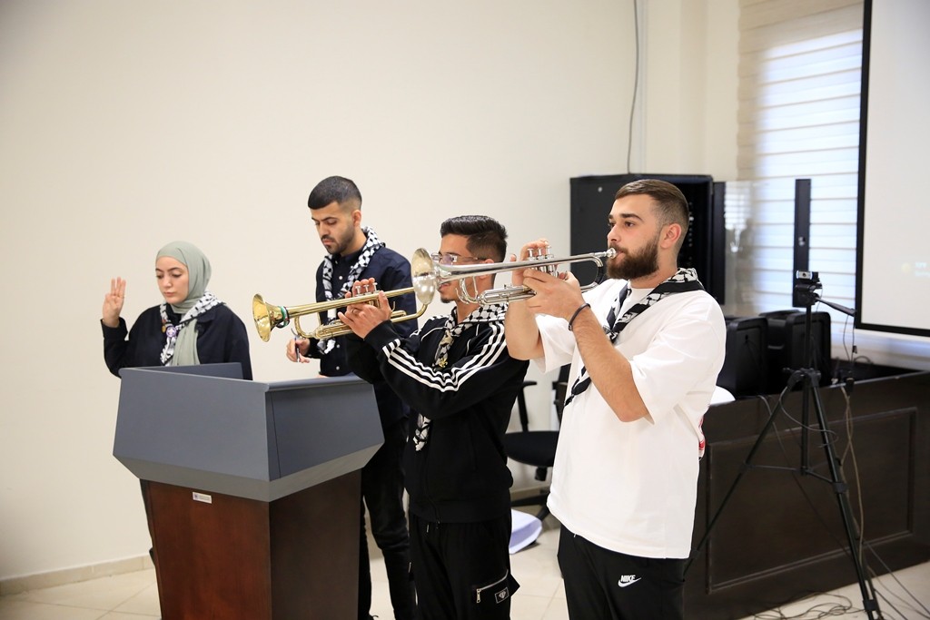 المدرسة الوطنية الفلسطينية للإدارة تختتم الورشة الوطنية للحماية من الأذى والآذان الصاغية