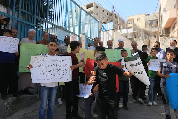 طلبة فلسطينيون يشاركون في اعتصام أمام مدرسة تابعة لوكالة «الأونروا» في مخيم بلاطة شرقي نابلس، في 8 أكتوبر/تشرين الأول 2026.تصوير: محمد ناصر