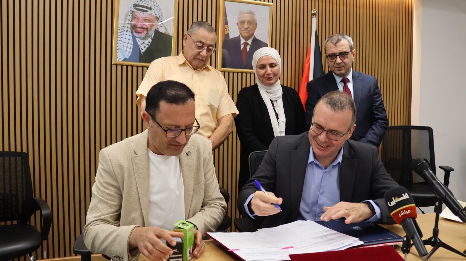 سلطة جودة البيئة تشرف على توقيع عقود 7 مشاريع بيئية لتعزيز الاستدامة والصمود المناخي