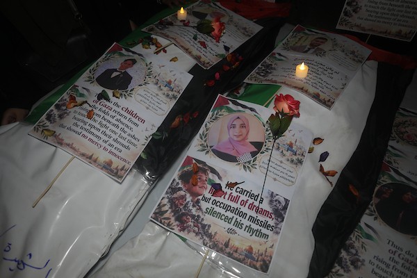 تشييع جثامين 75 شهيدًا انتشلتهم فرق الدفاع المدني من منطقة الدرج، شمال شرق مدينة غزة، 17 أكتوبر/تشرين الأول 2026. (تصوير: محمد صالحة)
