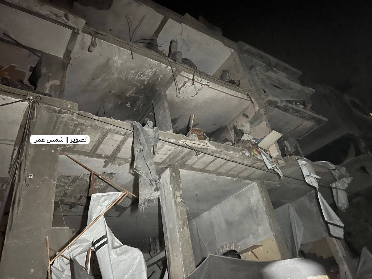 آثار الدمار الكبير جراء قصف طيران الاحتلال منزلاً قرب محطة ياسين في حي الصفطاوي، شمال قطاع غزة.. ...jpg