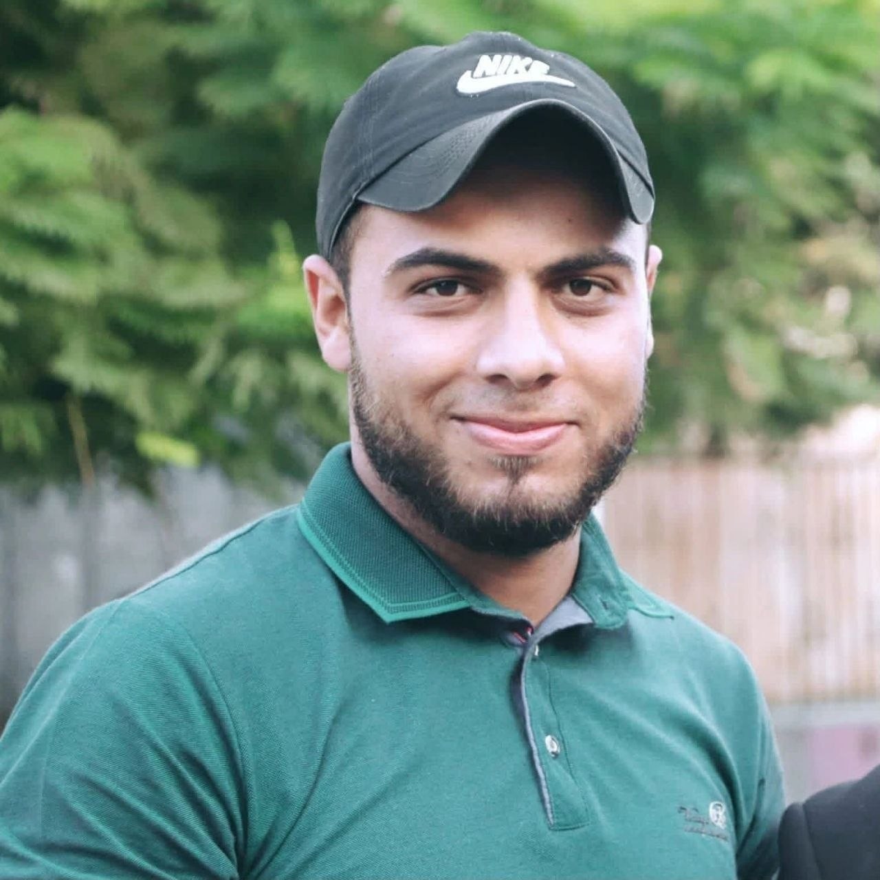 الشهيد مؤمن الأي الذي ارتقى جراء استهداف مركبة مدنية بشارع المشاهرة بحي التفاح شرق مدينة غزة.jpg