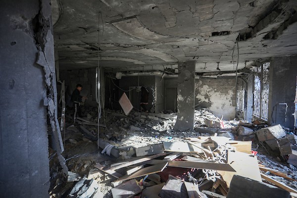 أضرار لحقت بمبنى سكني في منطقة الأصالة، غرب مدينة غزة، جراء غارة جوية إسرائيلية، 3 أكتوبر/تشرين الأول 2026.. (صورة: بلال أسامة)